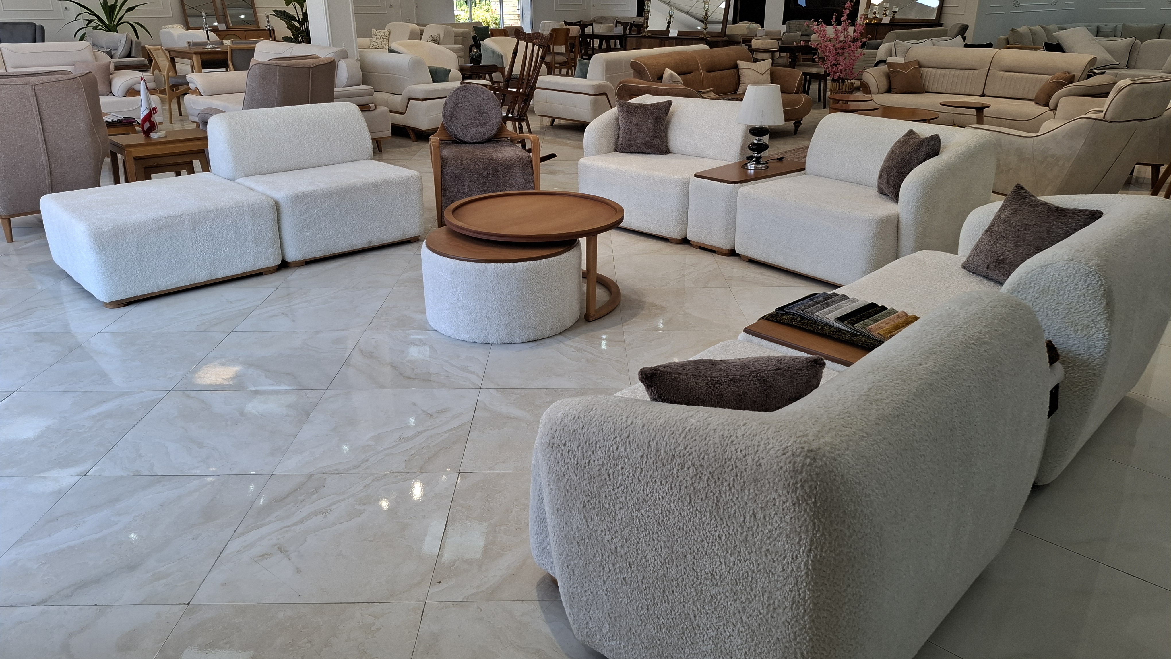 مبل مینیمال پازل یازده تیکه رنگ کرم