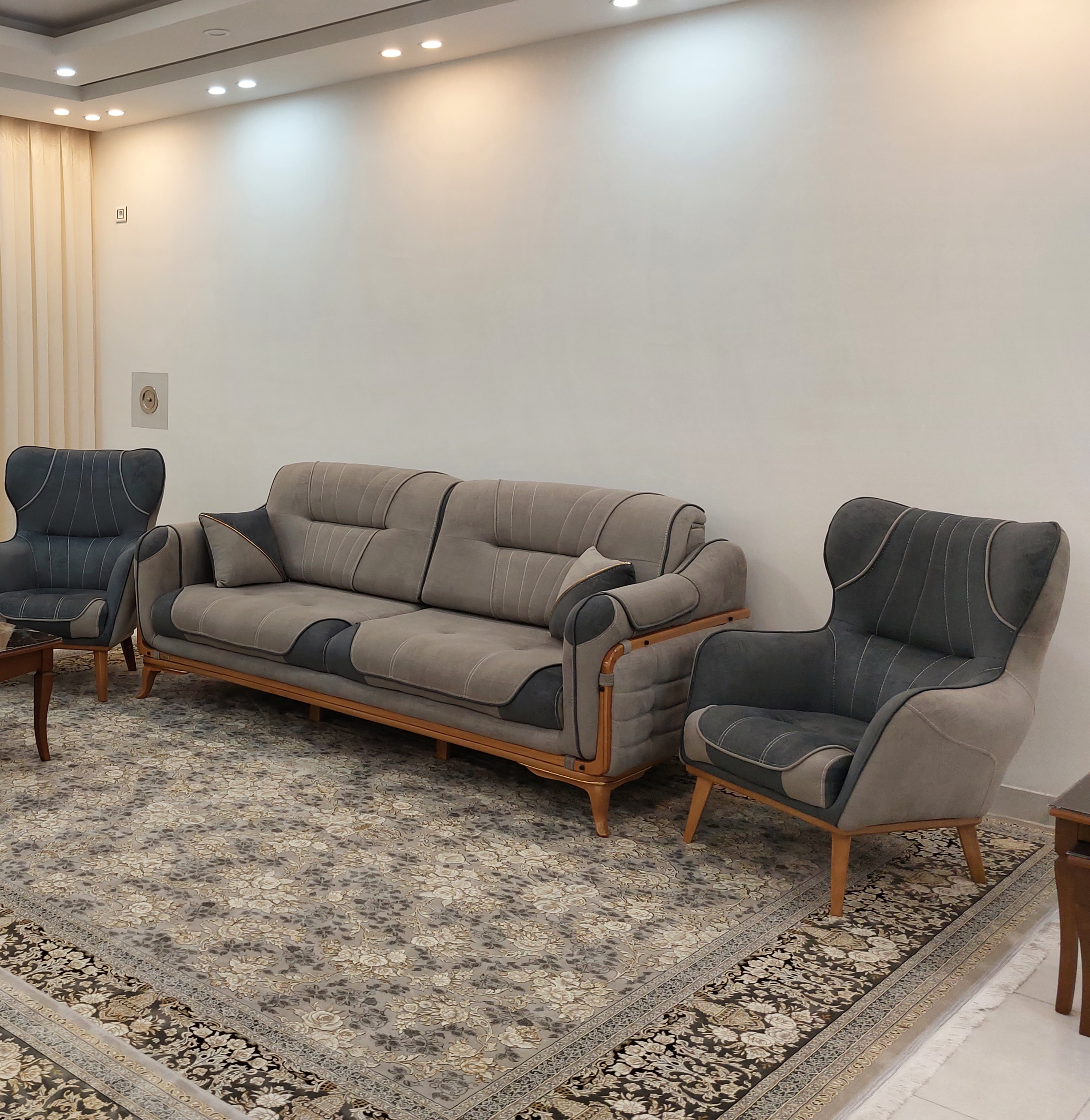 مبل مدرن کامفورد هشت نفره تختخوابشو طوسی رنگ